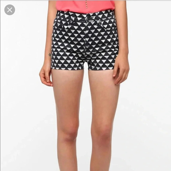 🍁 BDG High Waist Cutoff Triangle Geometric Shorts - Picture 1 of 8